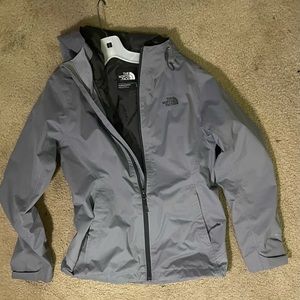 North face triclimate charcoal gray jacket. Gently worn. Reasonable offers